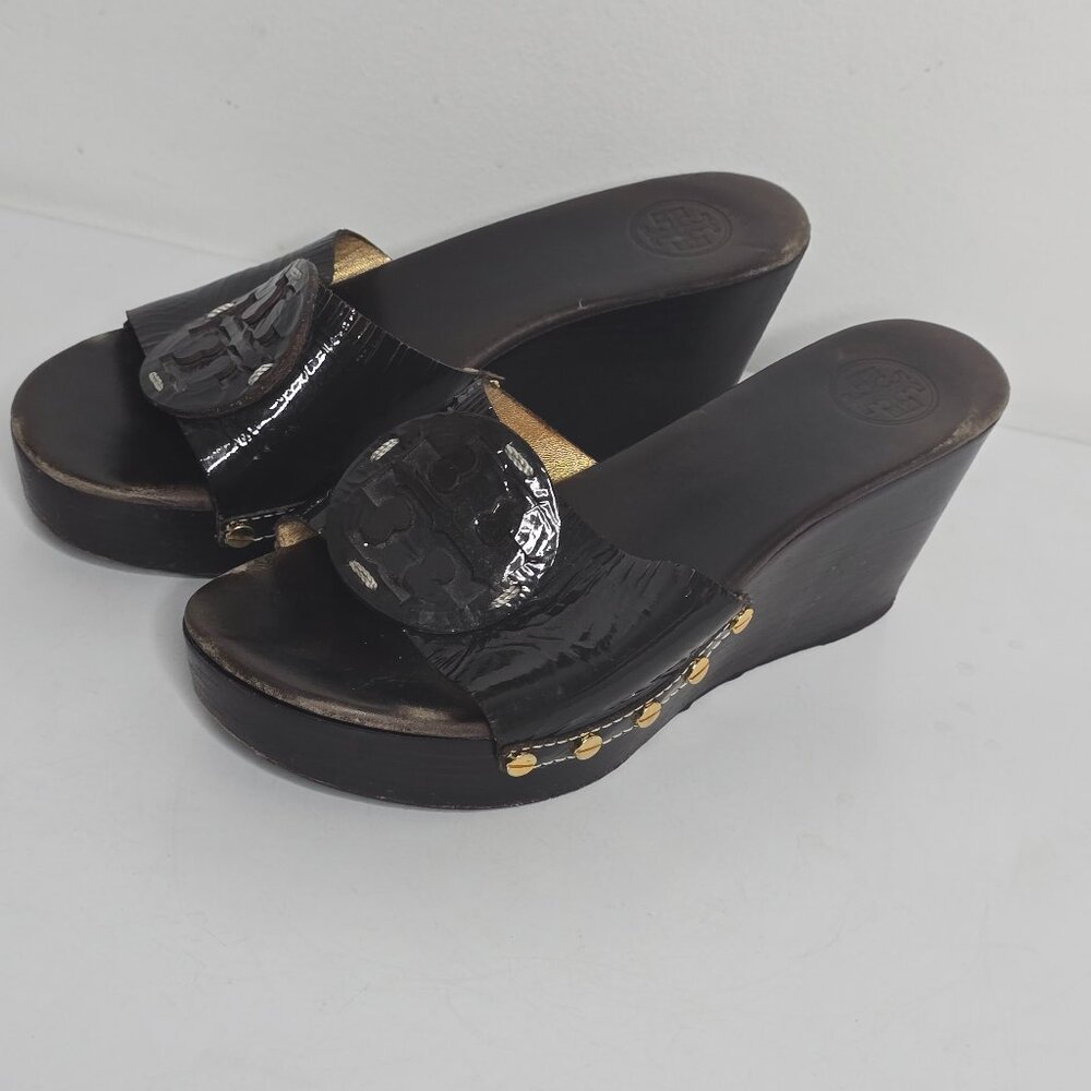 Tory Burch Patti Brown Sandals Size 8 M Patent Slides Logo Platform Wedge Mules
